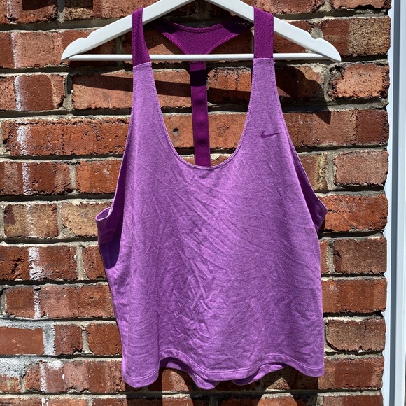 NIKE - workout 🏋️♂️ shirt - Picture 2 of 10